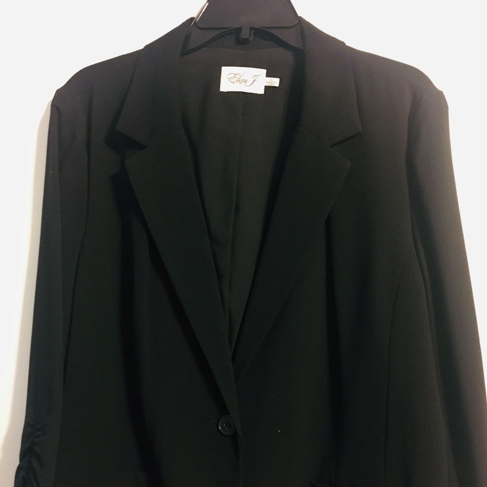 Eliza J Ruched Sleeve Blazer